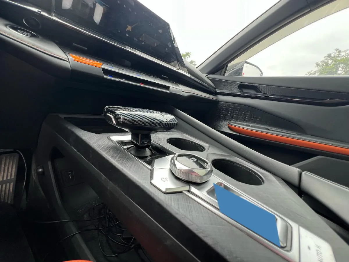 2023 ChangAn UNI-V 1.5T 188HP L4 7DCT,autocango,china used car exporter,china ev exporter,chinese used car exporter,chinese used ev exporter