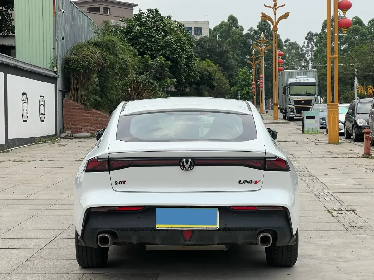 2023 ChangAn UNI-V 1.5T 188HP L4 7DCT,autocango,china used car exporter,china ev exporter,chinese used car exporter,chinese used ev exporter