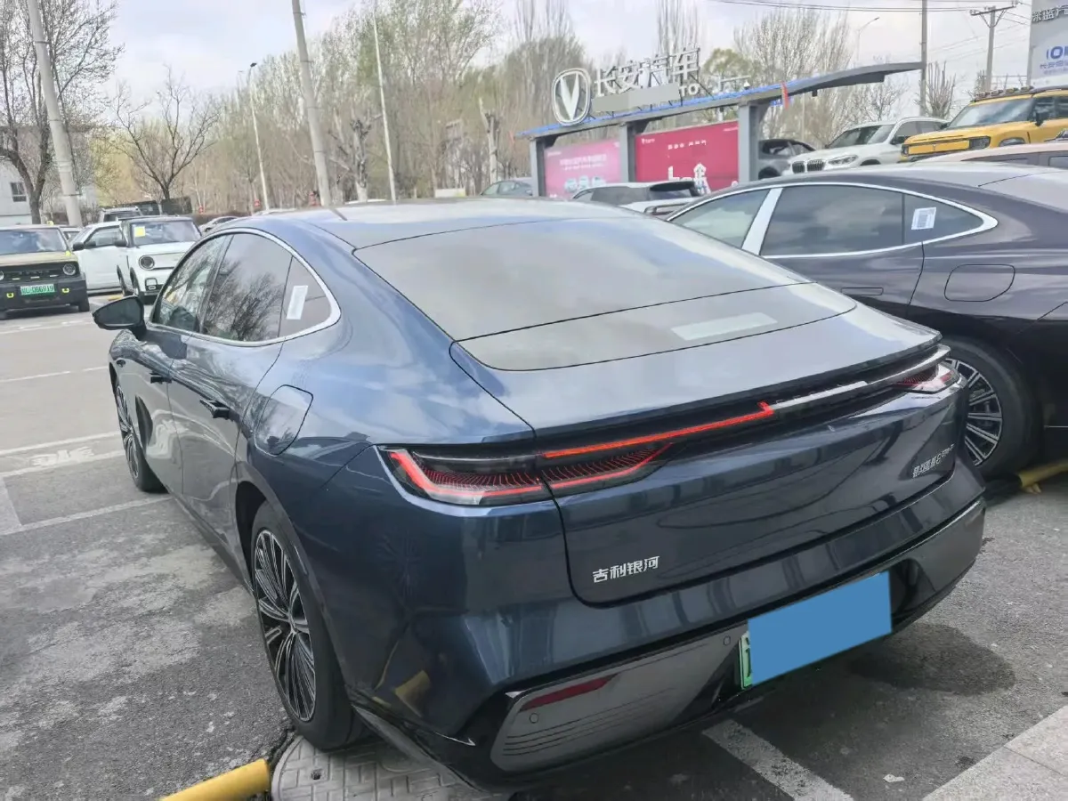 2025 Geely Galaxy Starshine 8 1.5T 163HP L4 3DHT PHEV 27.69KWH,autocango,china used car exporter,china ev exporter,chinese used car exporter,chinese used ev exporter