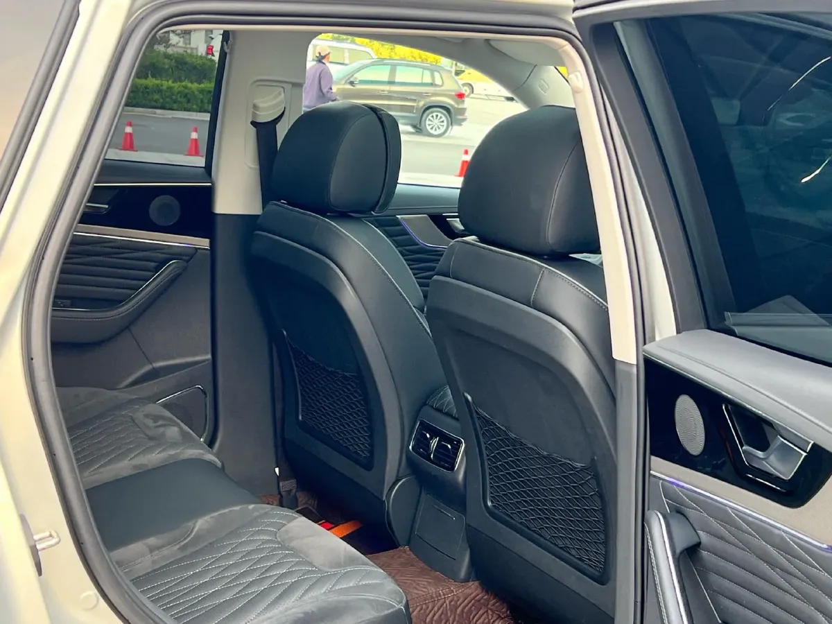 2022 HongQi HS5 2.0T 224HP L4 6AT,autocango,china used car exporter,china ev exporter,chinese used car exporter,chinese used ev exporter