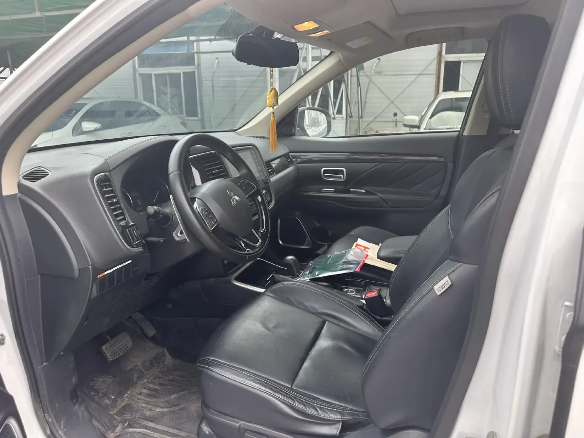 2019 Mitsubishi Outlander 2.4L 192HP L4 CVT,autocango,china used car exporter,china ev exporter,chinese used car exporter,chinese used ev exporter