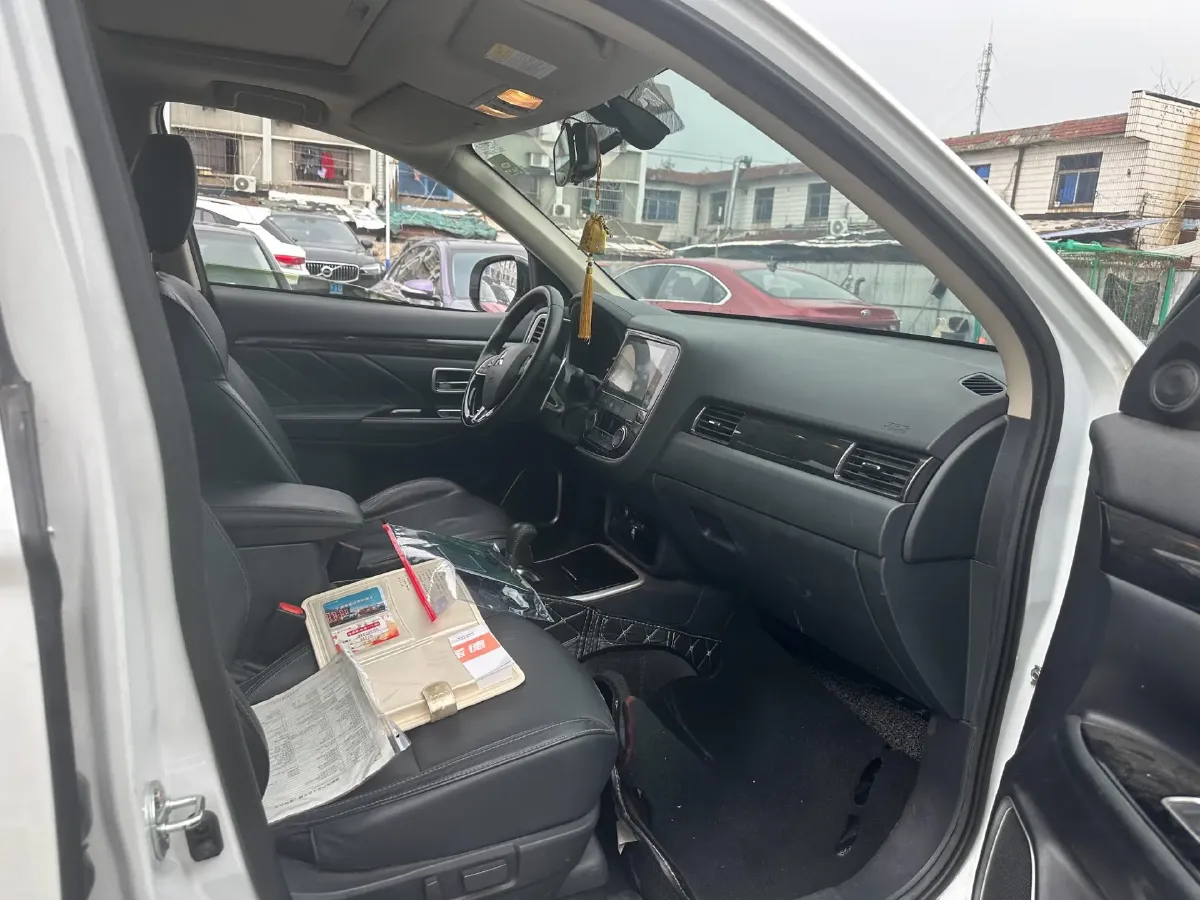 2019 Mitsubishi Outlander 2.4L 192HP L4 CVT,autocango,china used car exporter,china ev exporter,chinese used car exporter,chinese used ev exporter