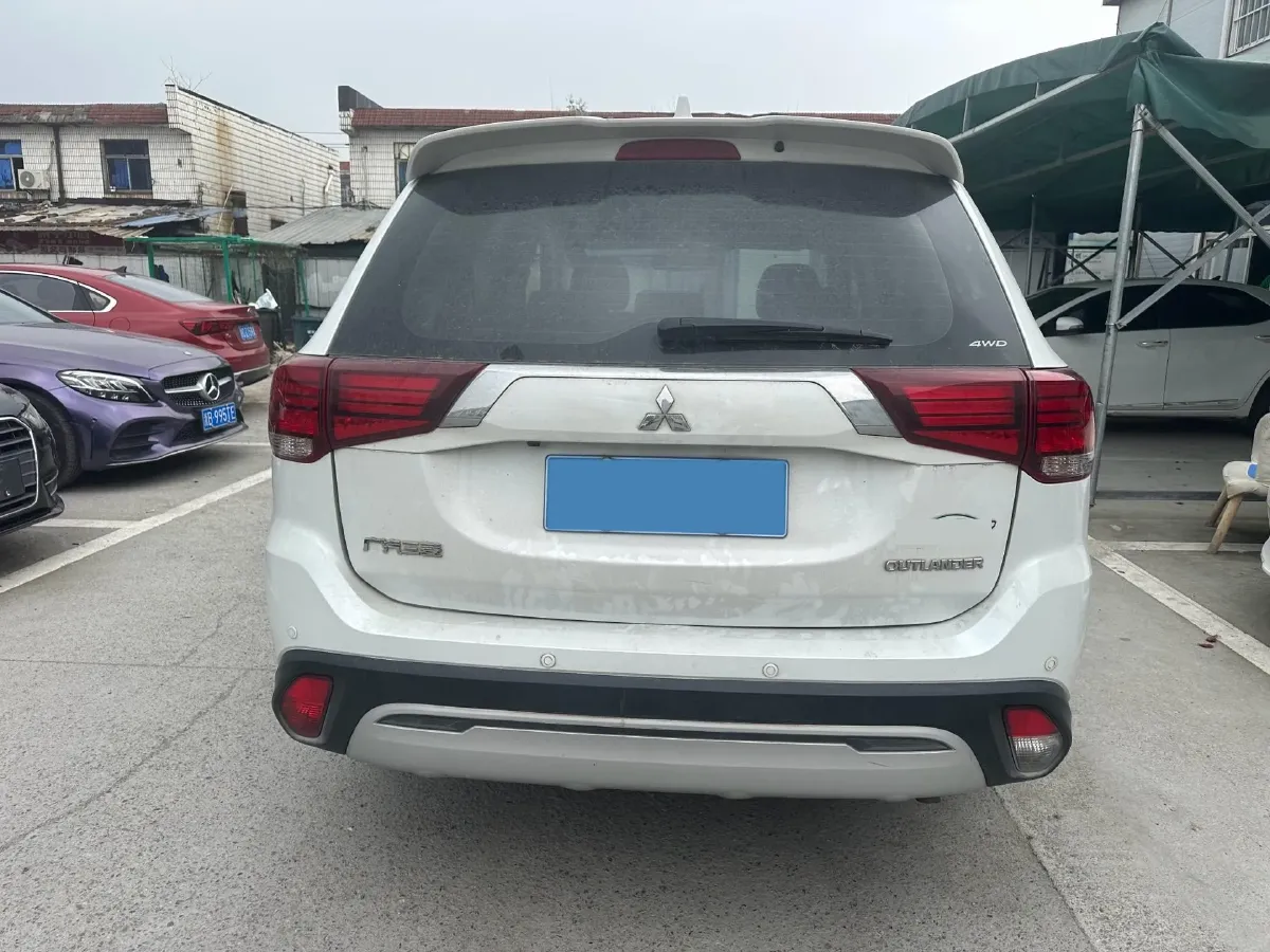 2019 Mitsubishi Outlander 2.4L 192HP L4 CVT,autocango,china used car exporter,china ev exporter,chinese used car exporter,chinese used ev exporter