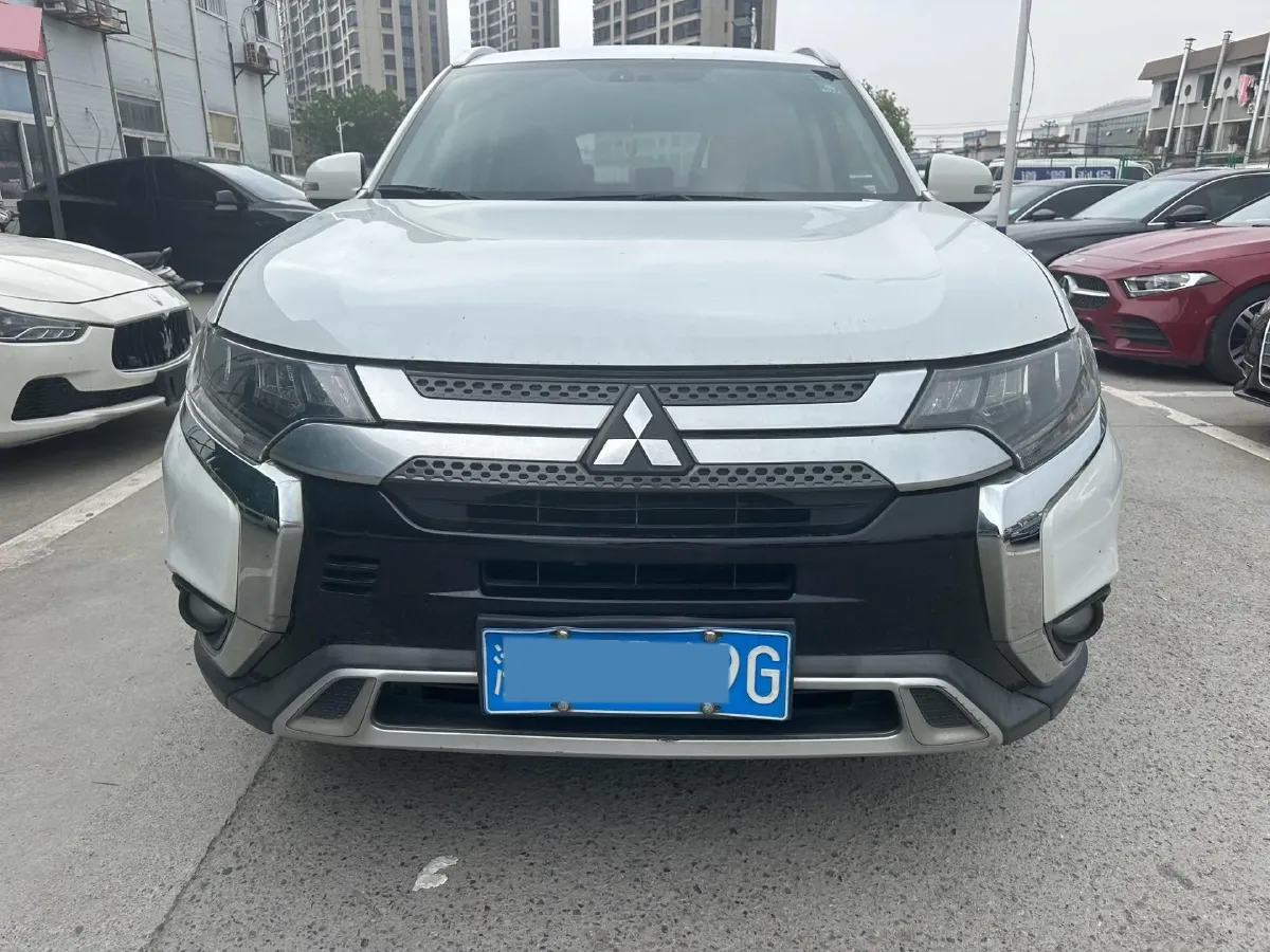 2019 Mitsubishi Outlander 2.4L 192HP L4 CVT,autocango,china used car exporter,china ev exporter,chinese used car exporter,chinese used ev exporter