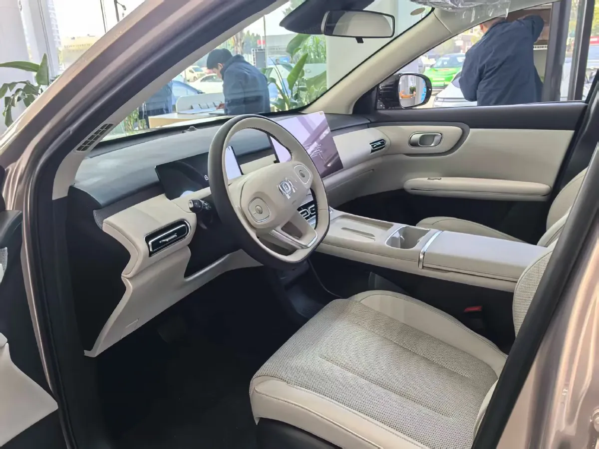 2026 Ruichi Auto EC75 BEV,autocango,china used car exporter,china ev exporter,chinese used car exporter,chinese used ev exporter