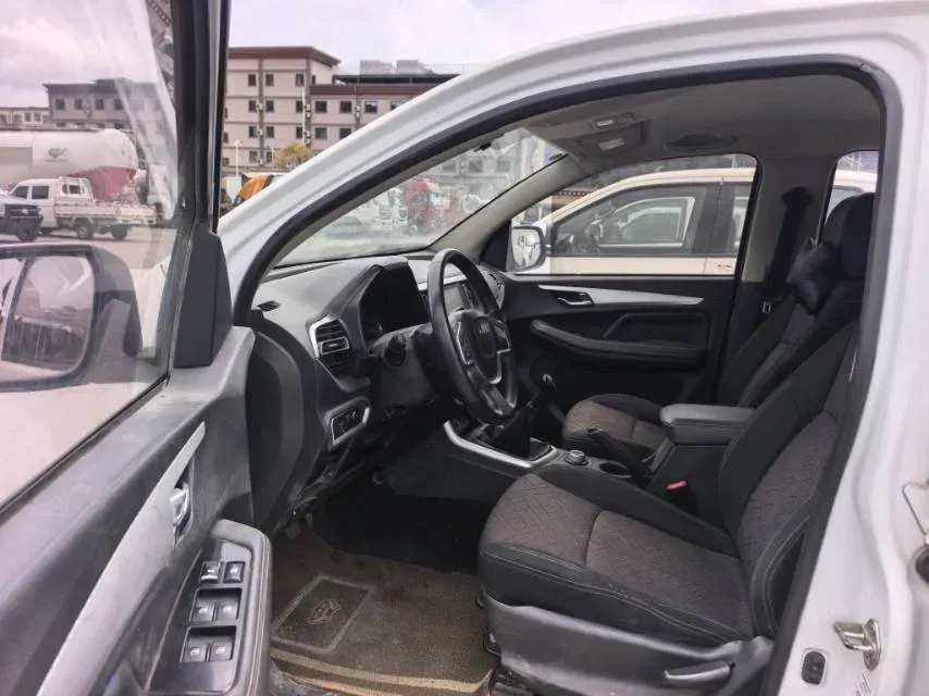 2020 Isuzu Jim 2.4T 211HP L4 5MT,autocango,china used car exporter,china ev exporter,chinese used car exporter,chinese used ev exporter