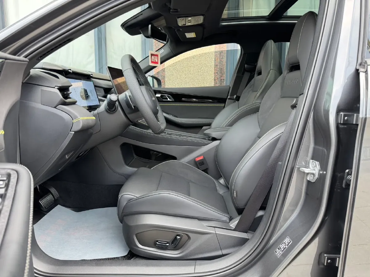 2025 LYNK&CO 03 1.5T 181HP L4 7DCT,autocango,china used car exporter,china ev exporter,chinese used car exporter,chinese used ev exporter