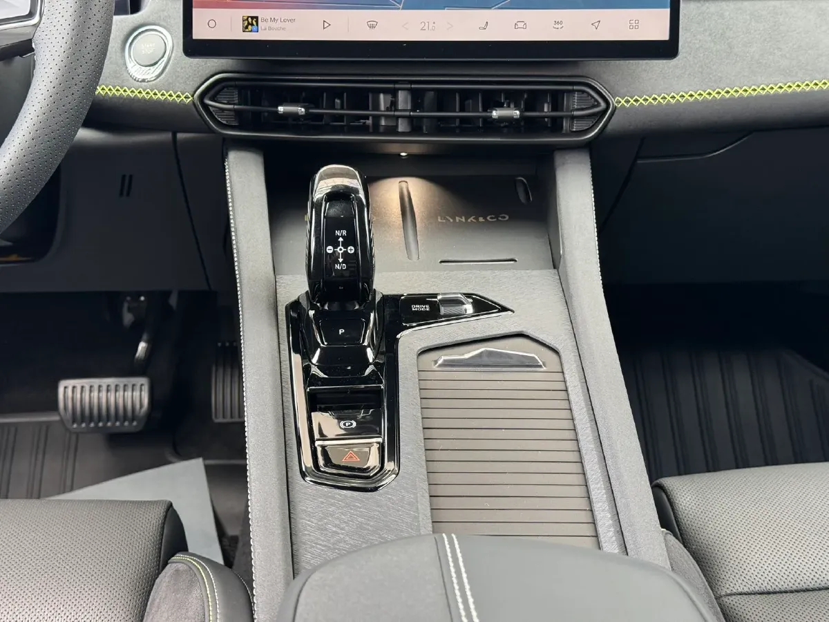 2025 LYNK&CO 03 1.5T 181HP L4 7DCT,autocango,china used car exporter,china ev exporter,chinese used car exporter,chinese used ev exporter