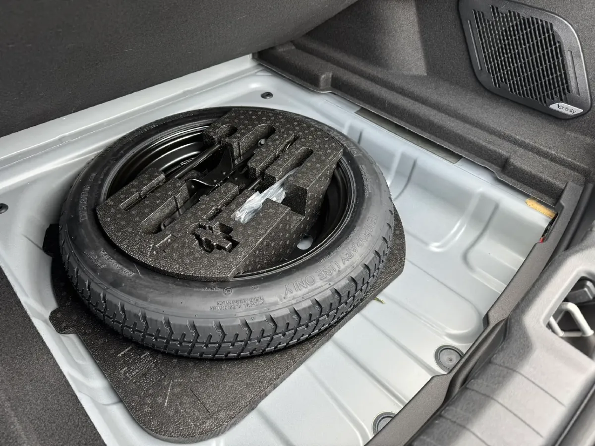 2025 LYNK&CO 03 1.5T 181HP L4 7DCT,autocango,china used car exporter,china ev exporter,chinese used car exporter,chinese used ev exporter