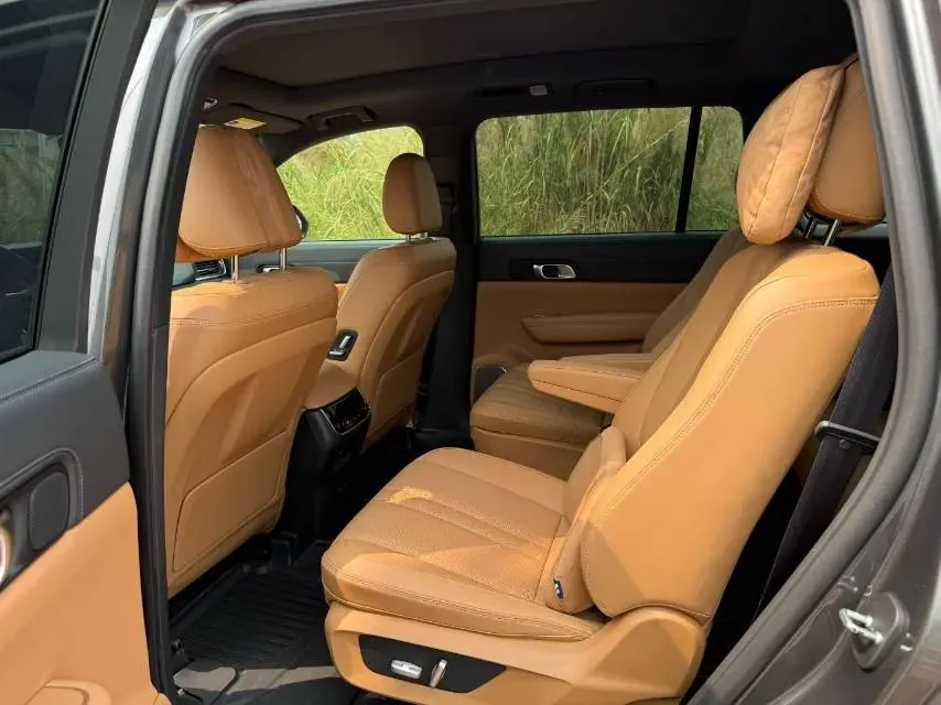 2020 Li ONE Range Extended 131HP REEV 40.5KWH,autocango,china used car exporter,china ev exporter,chinese used car exporter,chinese used ev exporter