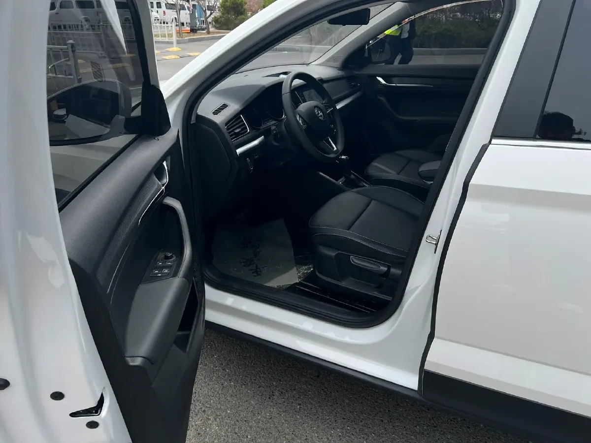 2022 Skoda Kamiq 1.5L 112HP L4 6AT,autocango,china used car exporter,china ev exporter,chinese used car exporter,chinese used ev exporter