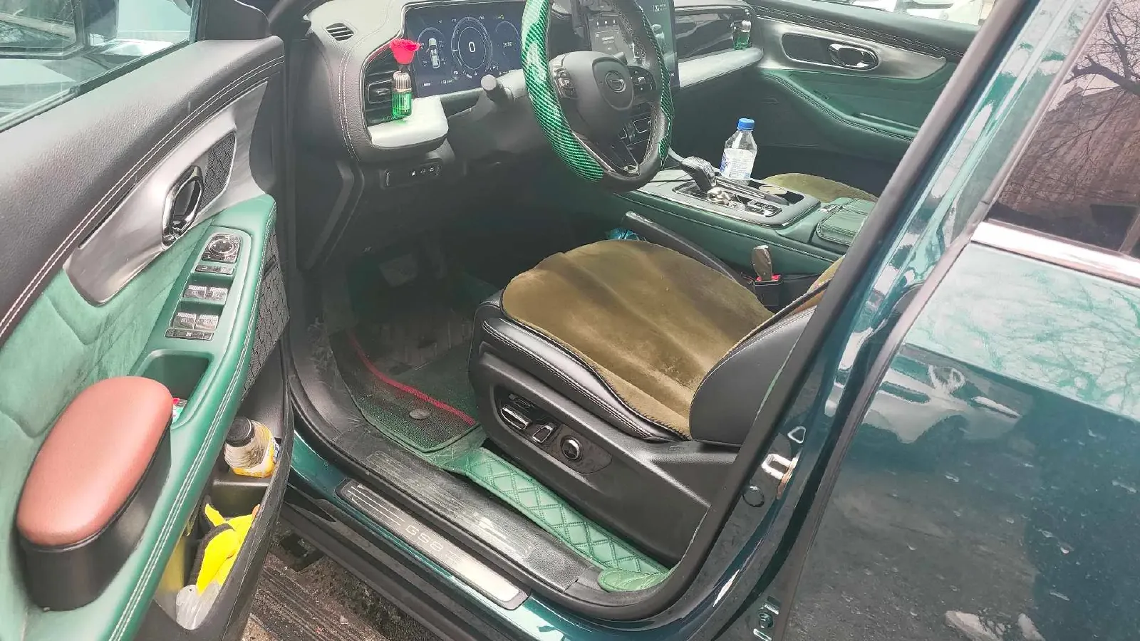 2022 GAC Trumpchi GS8 2.0T 190HP L4 E-CVT Hybrid,autocango,china used car exporter,china ev exporter,chinese used car exporter,chinese used ev exporter