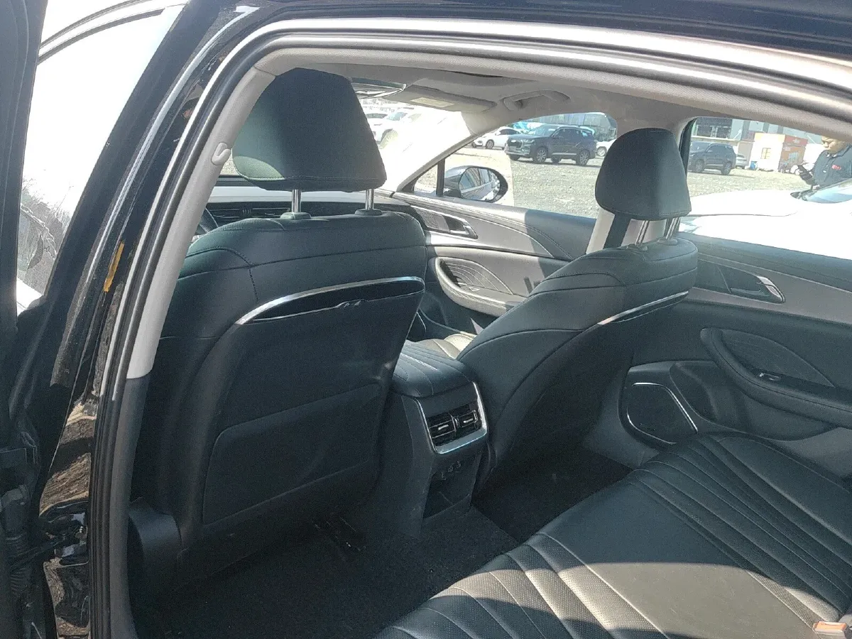 2023 HongQi H5 1.5T 169HP L4 7DCT,autocango,china used car exporter,china ev exporter,chinese used car exporter,chinese used ev exporter