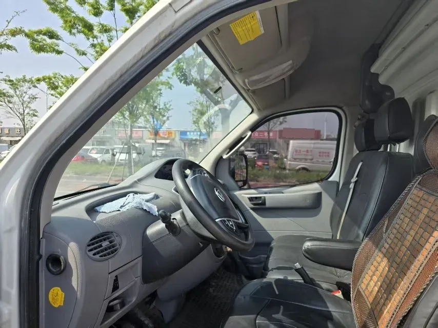 2021 MAXUS XinTu V80 2.0T 139HP L4 6MT,autocango,china used car exporter,china ev exporter,chinese used car exporter,chinese used ev exporter