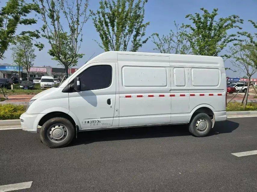 2021 MAXUS XinTu V80 2.0T 139HP L4 6MT,autocango,china used car exporter,china ev exporter,chinese used car exporter,chinese used ev exporter