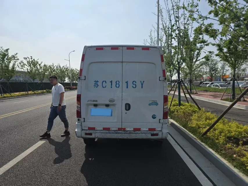 2021 MAXUS XinTu V80 2.0T 139HP L4 6MT,autocango,china used car exporter,china ev exporter,chinese used car exporter,chinese used ev exporter