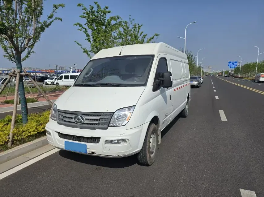 2021 MAXUS XinTu V80 2.0T 139HP L4 6MT,autocango,china used car exporter,china ev exporter,chinese used car exporter,chinese used ev exporter