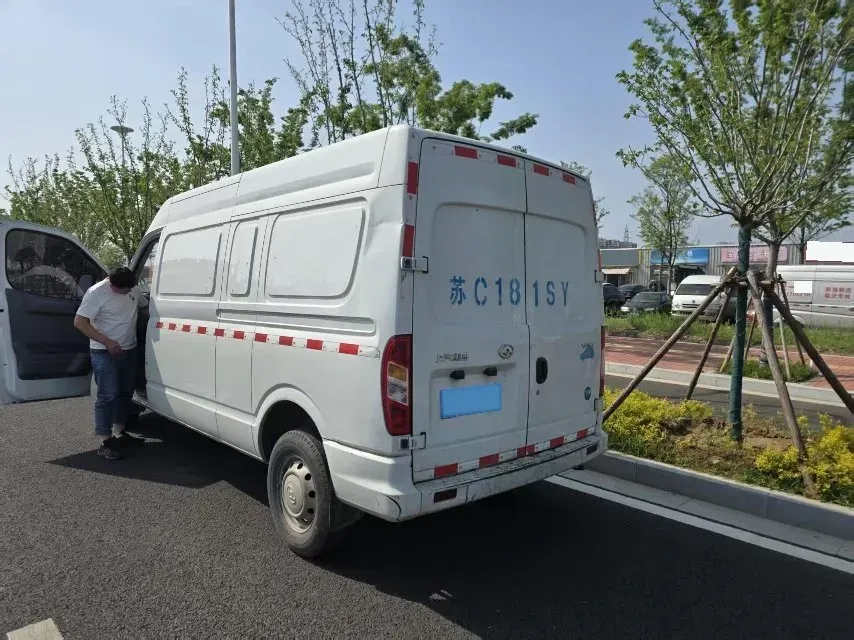 2021 MAXUS XinTu V80 2.0T 139HP L4 6MT,autocango,china used car exporter,china ev exporter,chinese used car exporter,chinese used ev exporter