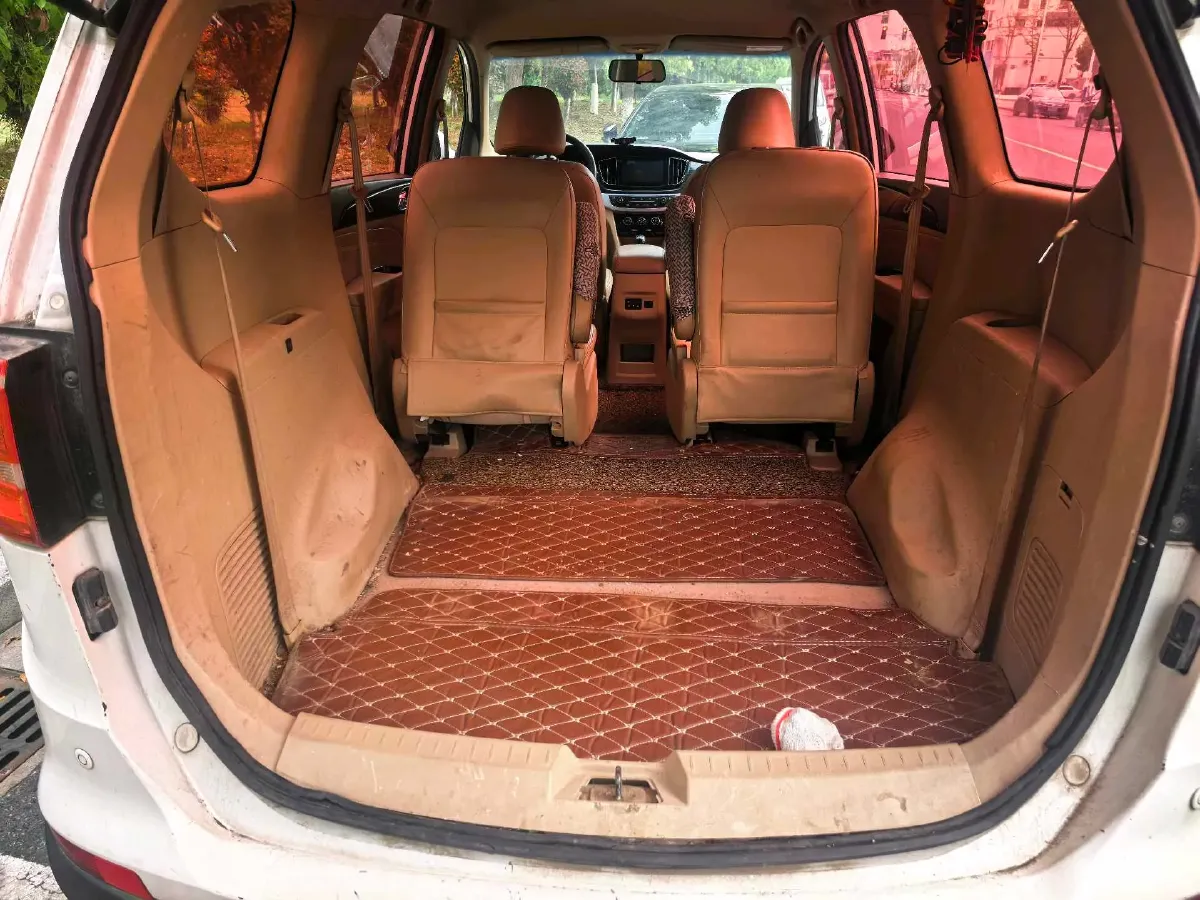 2016 BaoJun 730 1.5L 112HP L4 5MT,autocango,china used car exporter,china ev exporter,chinese used car exporter,chinese used ev exporter