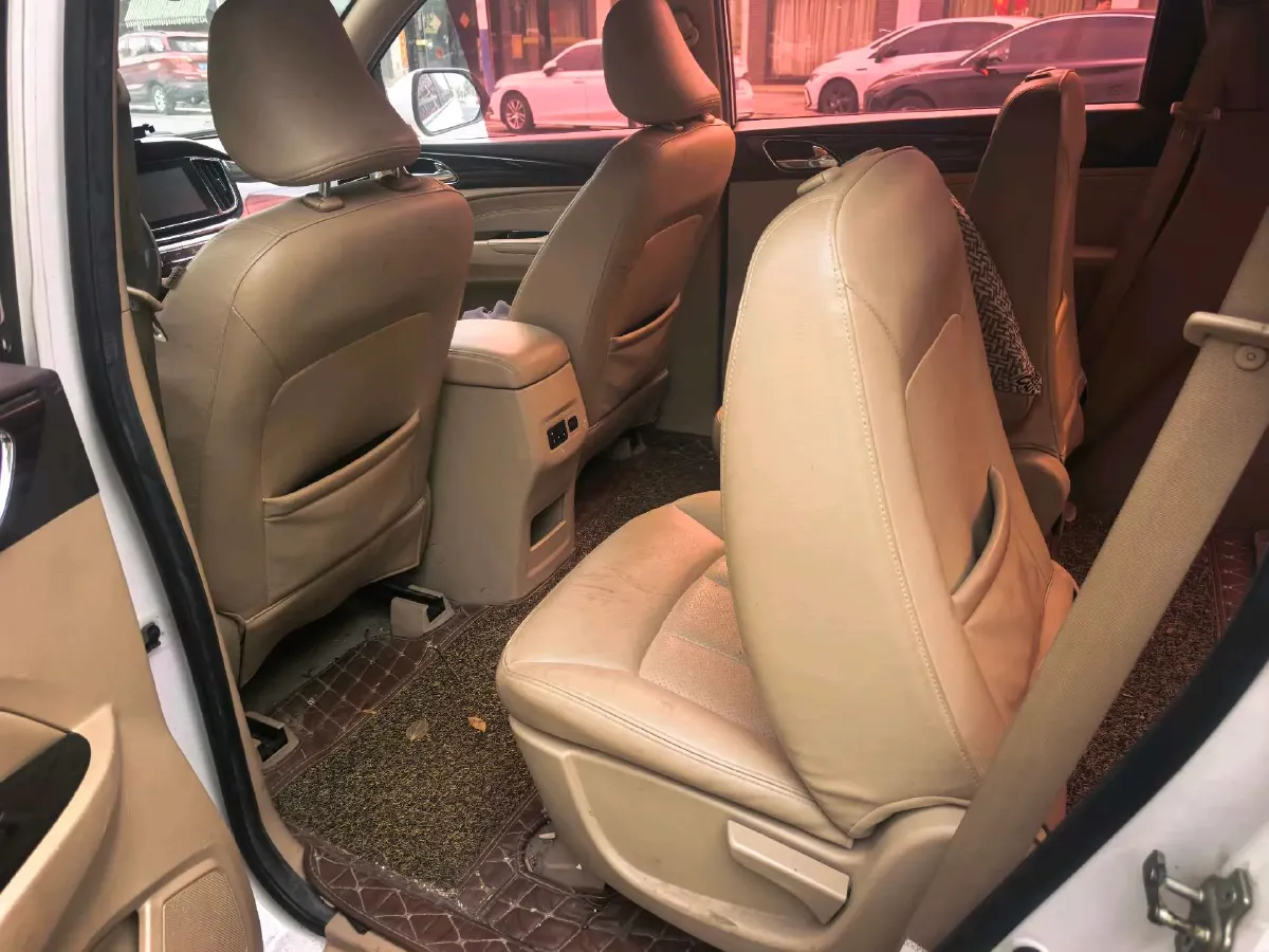 2016 BaoJun 730 1.5L 112HP L4 5MT,autocango,china used car exporter,china ev exporter,chinese used car exporter,chinese used ev exporter