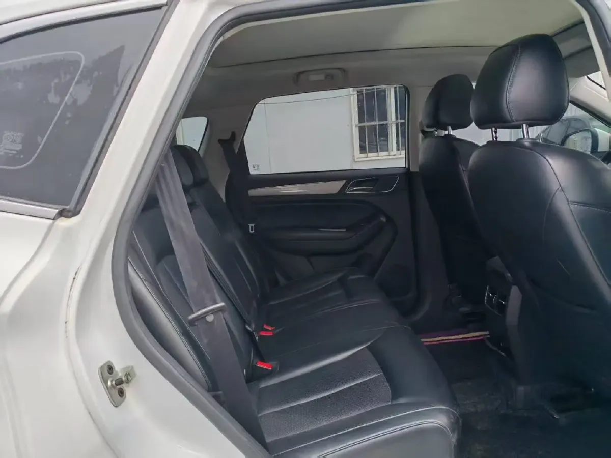 2020 Roewe i6 1.5T 169HP L4 7DCT,autocango,china used car exporter,china ev exporter,chinese used car exporter,chinese used ev exporter