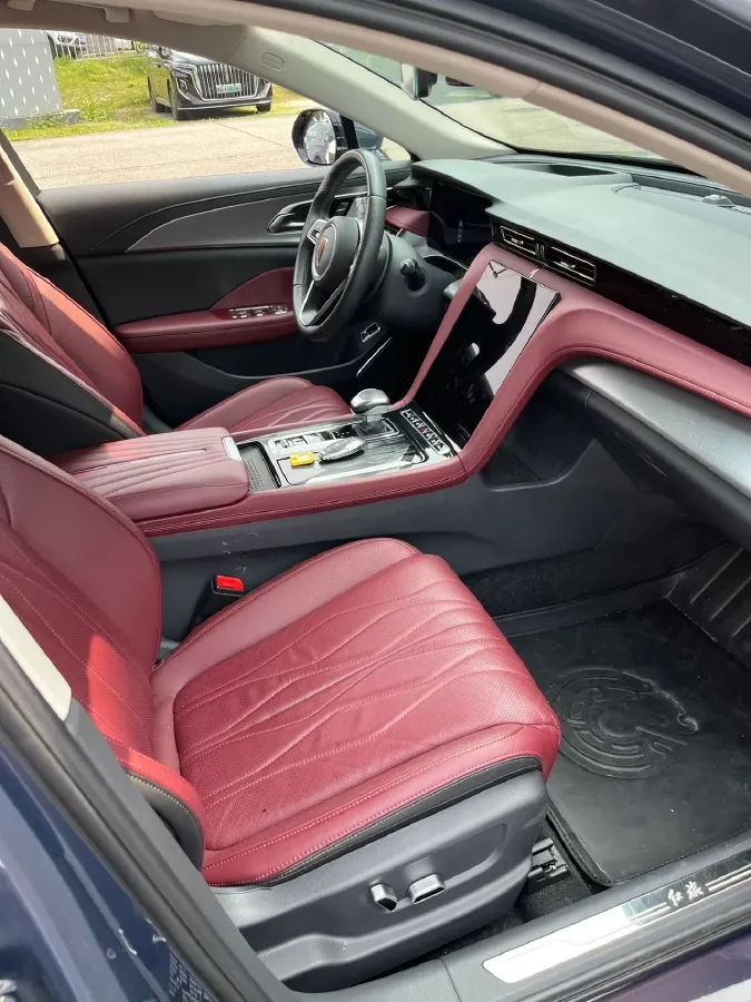 2023 HongQi H5 2.0T 224HP L4 8AT,autocango,china used car exporter,china ev exporter,chinese used car exporter,chinese used ev exporter