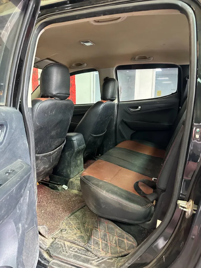 2018 Isuzu RE-MAX Jim 2.0T 204HP L4 5MT,autocango,china used car exporter,china ev exporter,chinese used car exporter,chinese used ev exporter