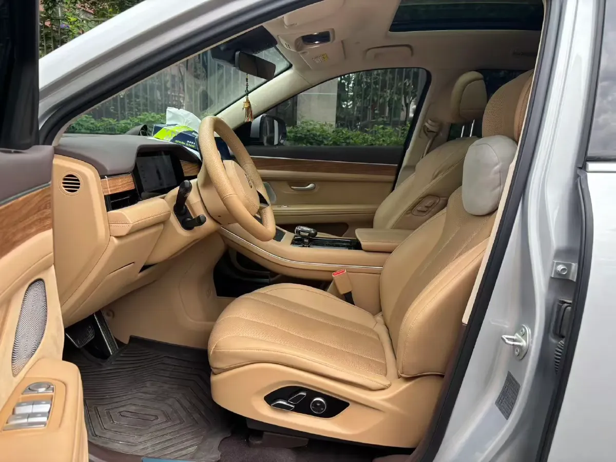 2024 AITO AITO M7 1.5T 152HP L4 REEV 42KWH,autocango,china used car exporter,china ev exporter,chinese used car exporter,chinese used ev exporter