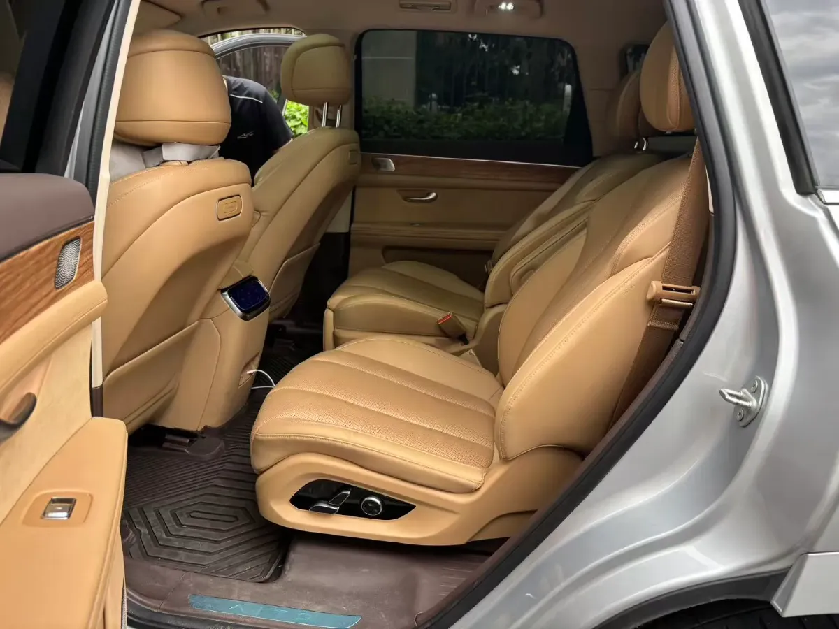 2024 AITO AITO M7 1.5T 152HP L4 REEV 42KWH,autocango,china used car exporter,china ev exporter,chinese used car exporter,chinese used ev exporter