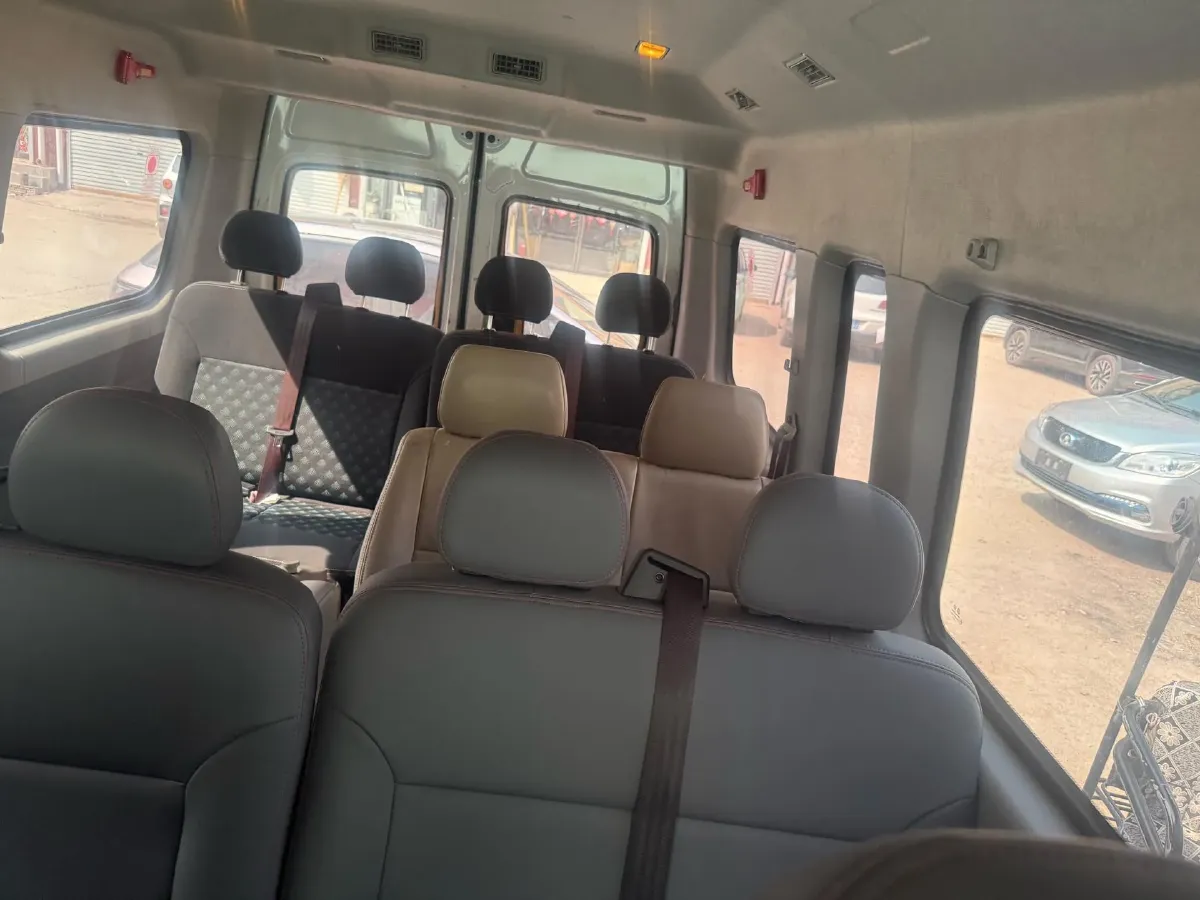 2021 MAXUS XinTu V80 2.0T 139HP L4 6MT,autocango,china used car exporter,china ev exporter,chinese used car exporter,chinese used ev exporter