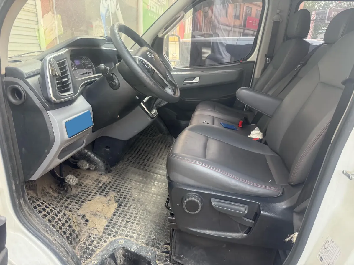 2021 MAXUS XinTu V80 2.0T 139HP L4 6MT,autocango,china used car exporter,china ev exporter,chinese used car exporter,chinese used ev exporter