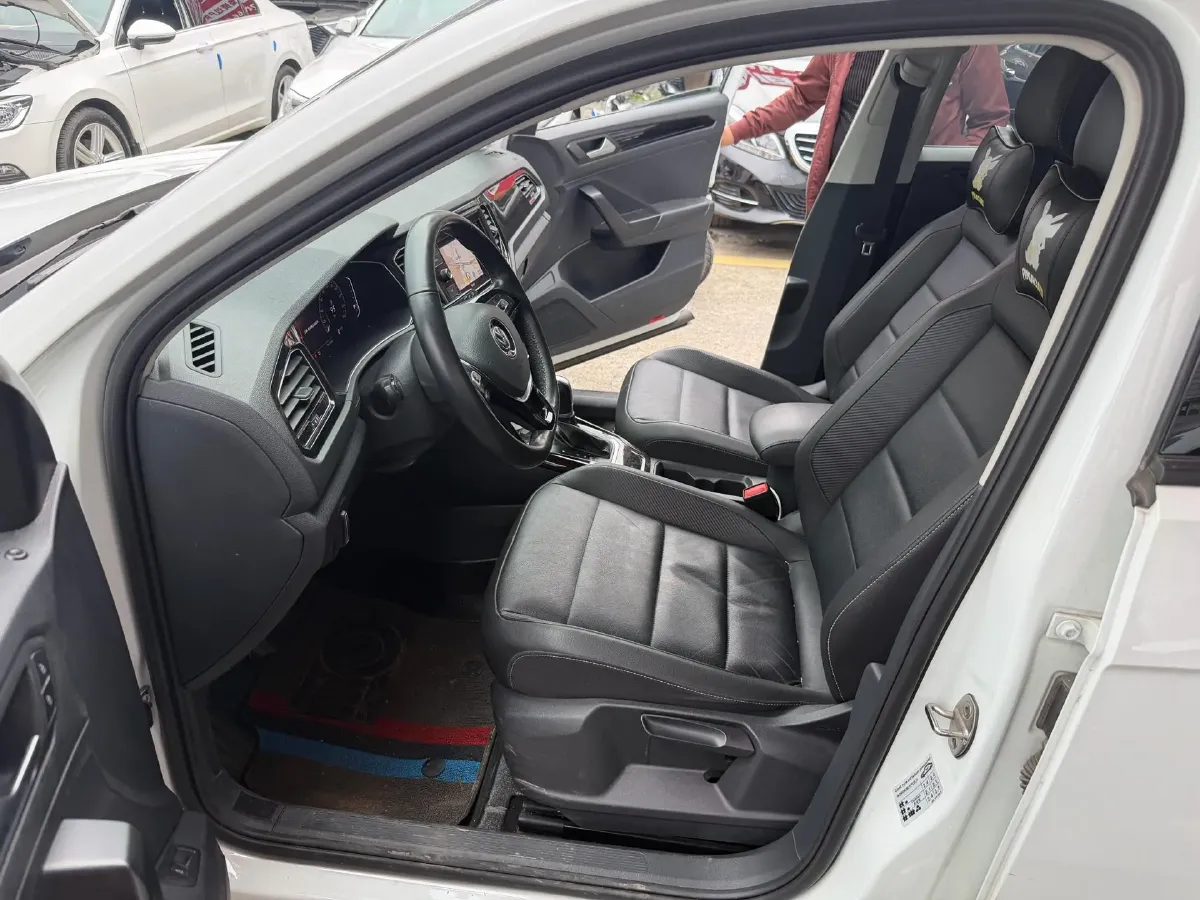 2020 Volkswagen T-Roc 1.4T 150HP L4 7DCT,autocango,china used car exporter,china ev exporter,chinese used car exporter,chinese used ev exporter