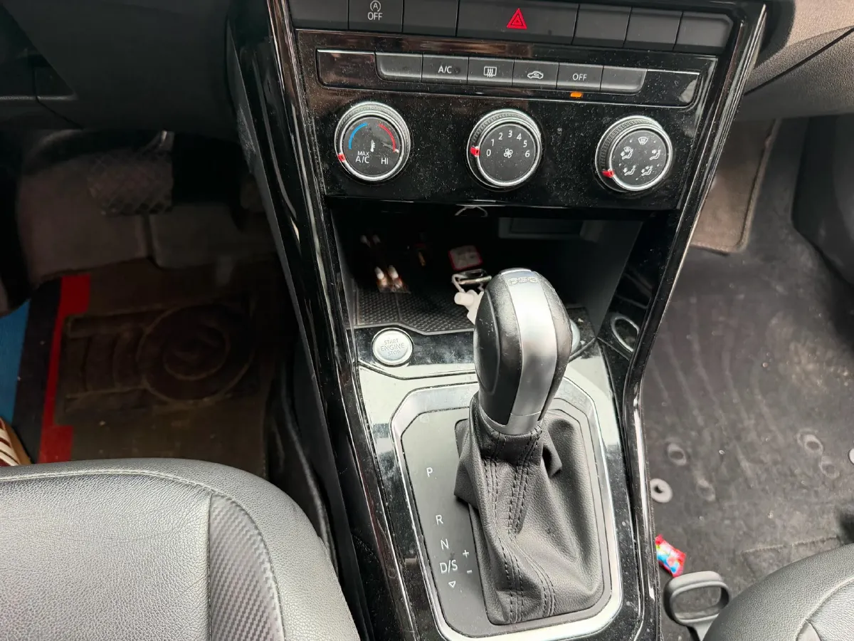 2020 Volkswagen T-Roc 1.4T 150HP L4 7DCT,autocango,china used car exporter,china ev exporter,chinese used car exporter,chinese used ev exporter