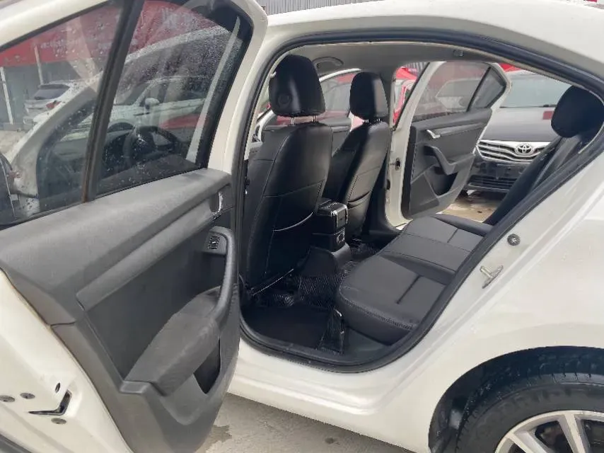 2020 Skoda Octavia 1.5L 113HP L4 5MT,autocango,china used car exporter,china ev exporter,chinese used car exporter,chinese used ev exporter