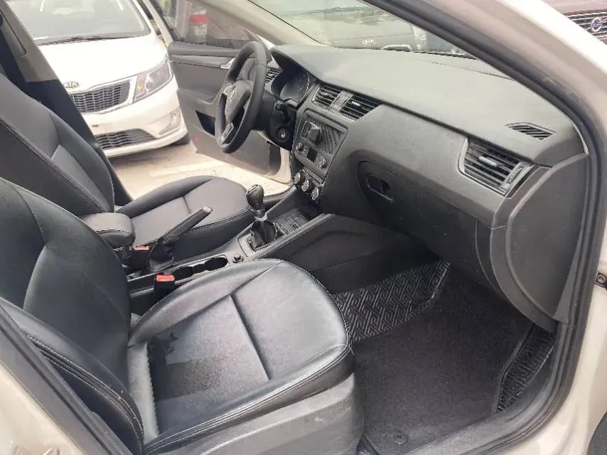 2020 Skoda Octavia 1.5L 113HP L4 5MT,autocango,china used car exporter,china ev exporter,chinese used car exporter,chinese used ev exporter