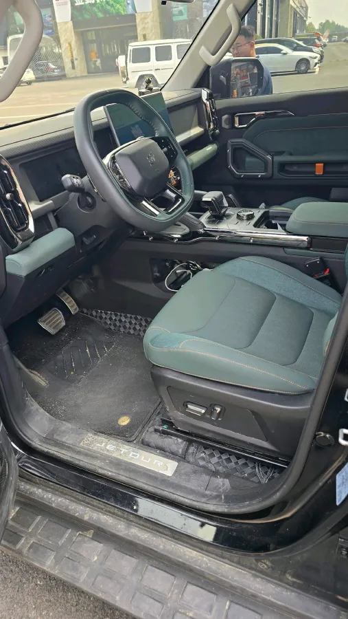 2023 Jetour Traveller 2.0T 254HP L4 7DCT,autocango,china used car exporter,china ev exporter,chinese used car exporter,chinese used ev exporter