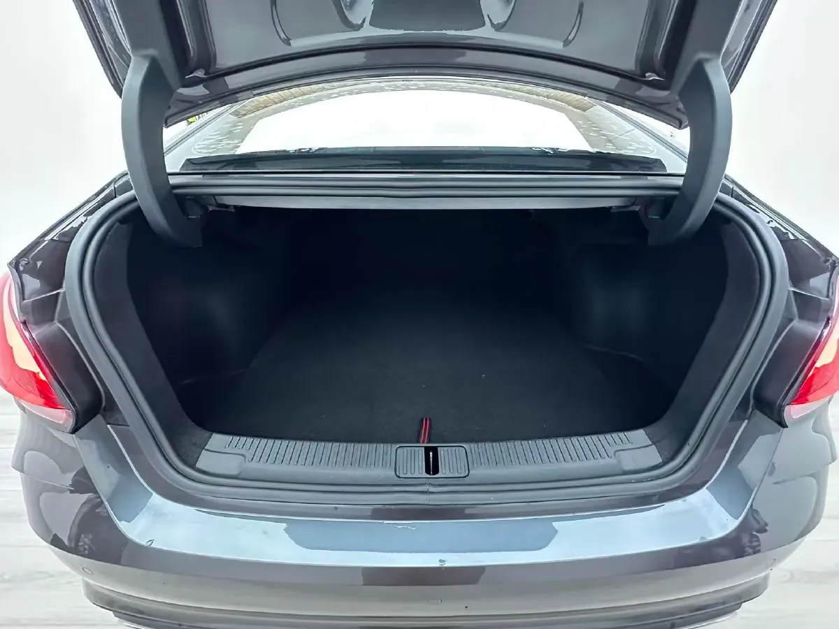 2022 MG 5 1.5L 120HP L4 CVT,autocango,china used car exporter,china ev exporter,chinese used car exporter,chinese used ev exporter