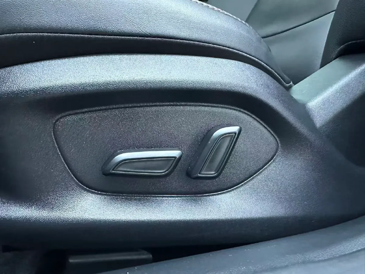 2022 MG 5 1.5L 120HP L4 CVT,autocango,china used car exporter,china ev exporter,chinese used car exporter,chinese used ev exporter