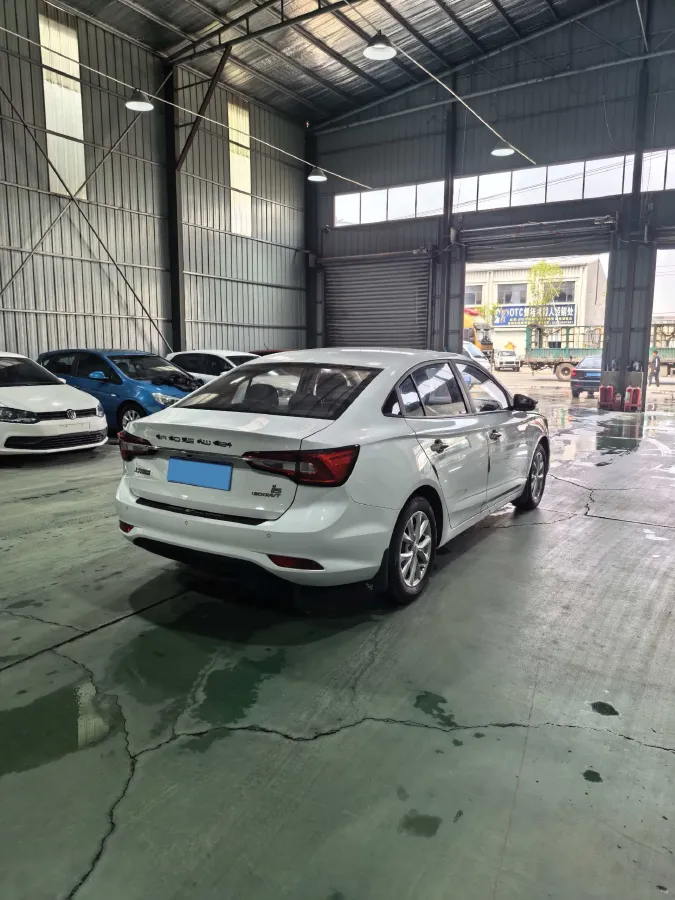 2020 Roewe i5 1.5L 120HP L4 CVT,autocango,china used car exporter,china ev exporter,chinese used car exporter,chinese used ev exporter