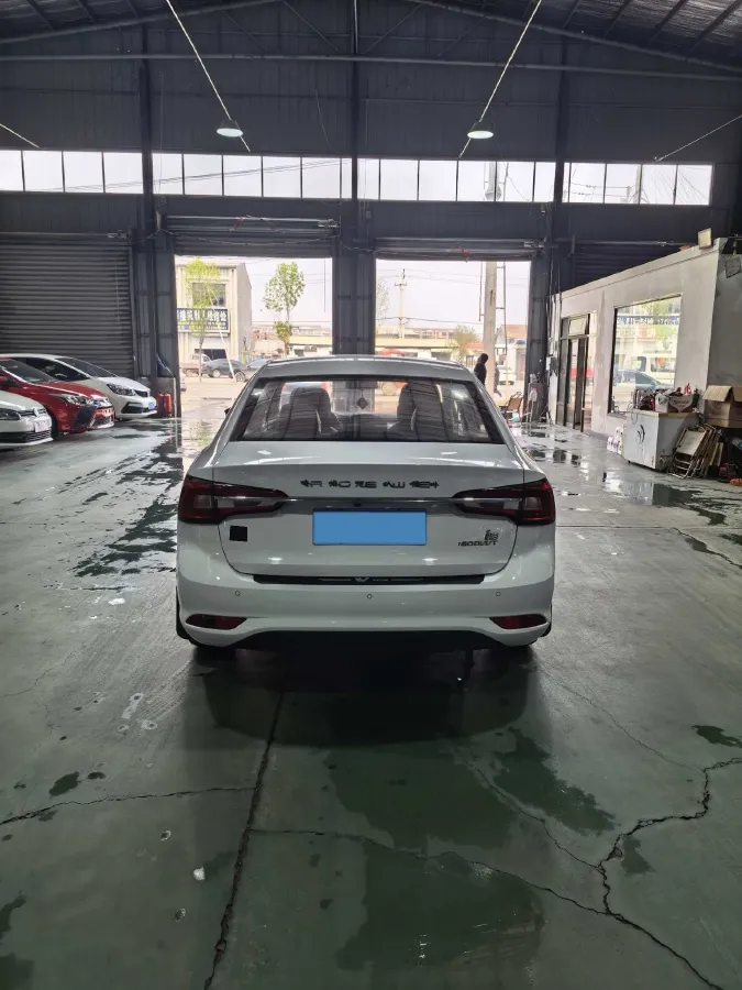 2020 Roewe i5 1.5L 120HP L4 CVT,autocango,china used car exporter,china ev exporter,chinese used car exporter,chinese used ev exporter
