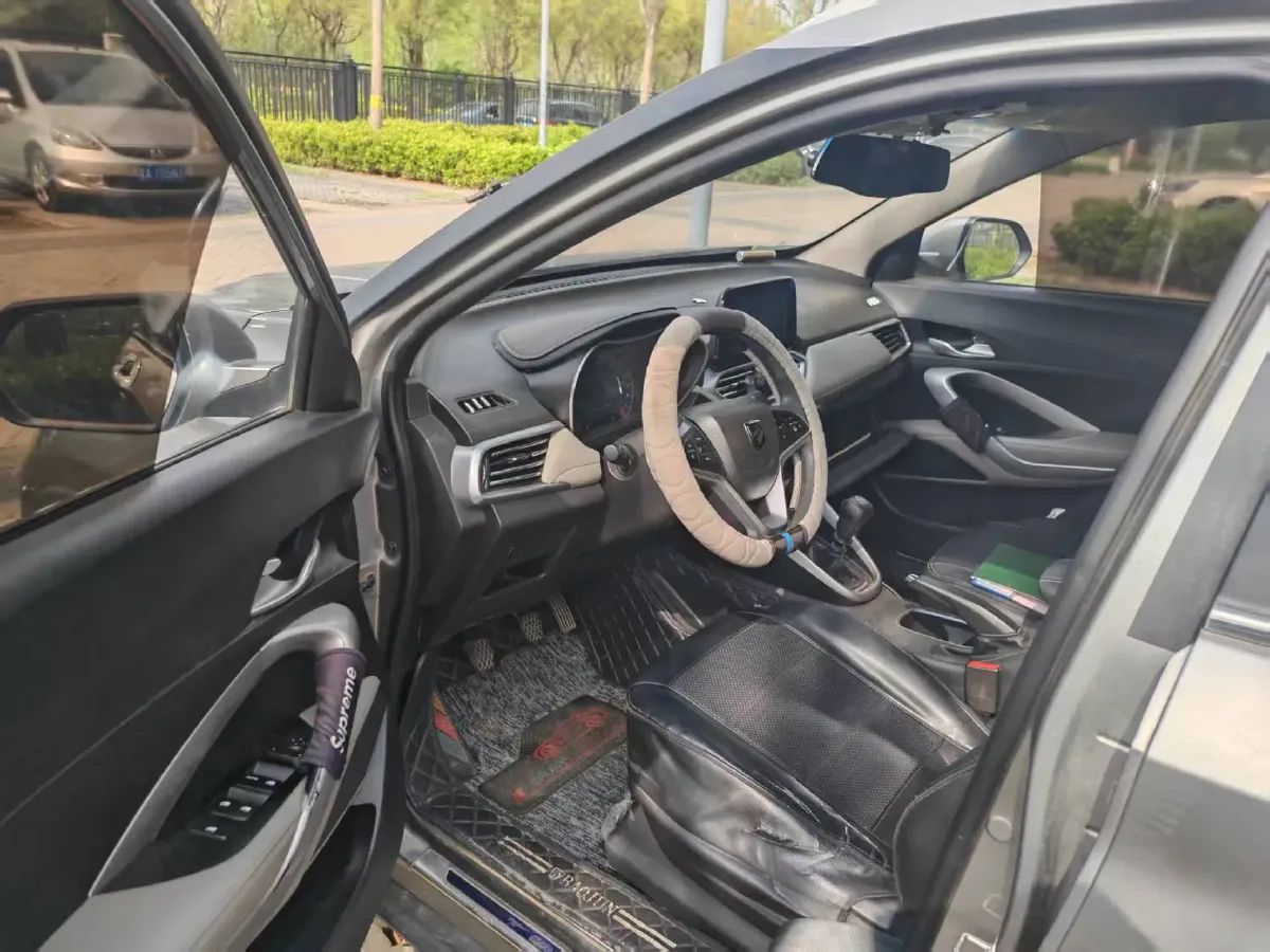 2017 BaoJun 510 1.5L 112HP L4 6MT,autocango,china used car exporter,china ev exporter,chinese used car exporter,chinese used ev exporter