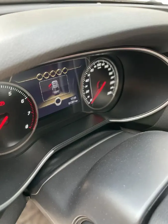 2022 HongQi H5 1.8T 197HP L4 6AT,autocango,china used car exporter,china ev exporter,chinese used car exporter,chinese used ev exporter