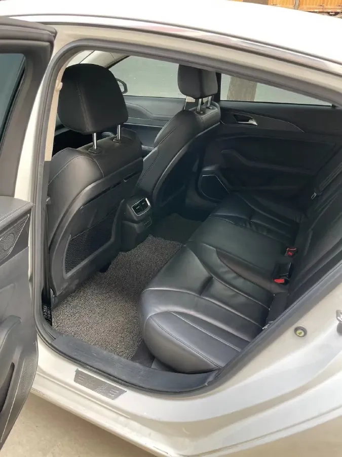 2022 HongQi H5 1.8T 197HP L4 6AT,autocango,china used car exporter,china ev exporter,chinese used car exporter,chinese used ev exporter