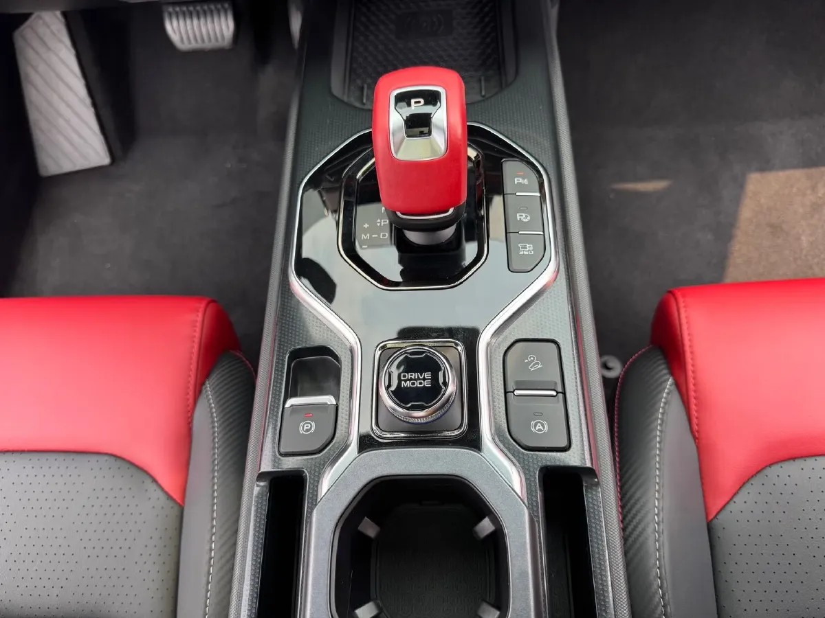 2020 Geely ICON 1.5T 177HP L3 7DCT,autocango,china used car exporter,china ev exporter,chinese used car exporter,chinese used ev exporter