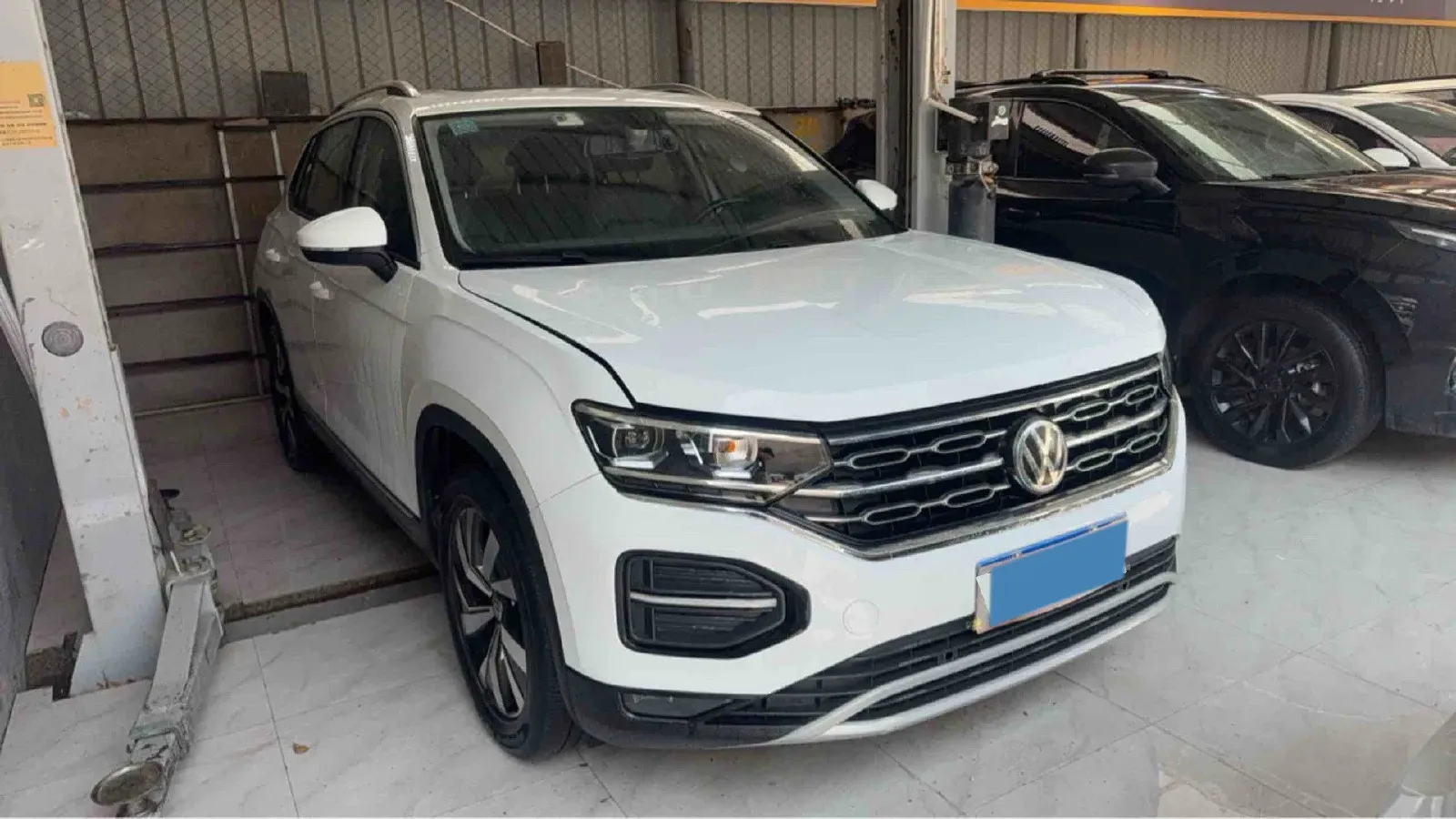 2019 Jeep Cherokee 2.0T 234HP L4 9AT,autocango,china used car exporter,china ev exporter,chinese used car exporter,chinese used ev exporter