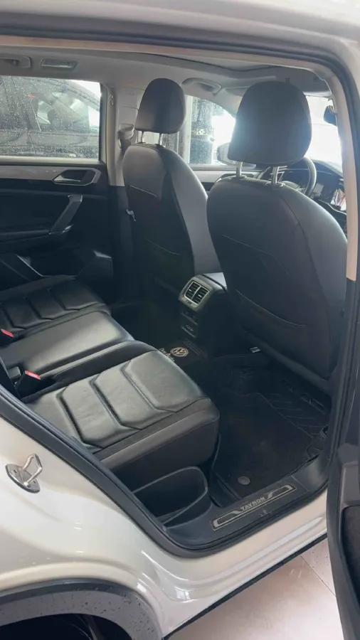 2019 Jeep Cherokee 2.0T 234HP L4 9AT,autocango,china used car exporter,china ev exporter,chinese used car exporter,chinese used ev exporter