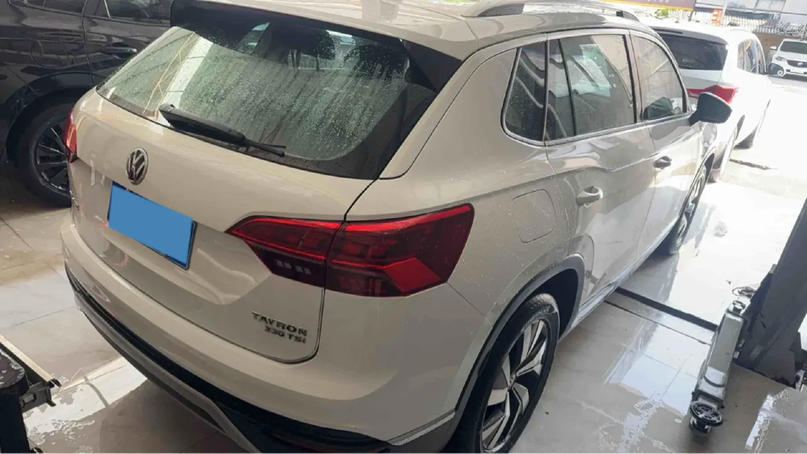 2019 Jeep Cherokee 2.0T 234HP L4 9AT,autocango,china used car exporter,china ev exporter,chinese used car exporter,chinese used ev exporter