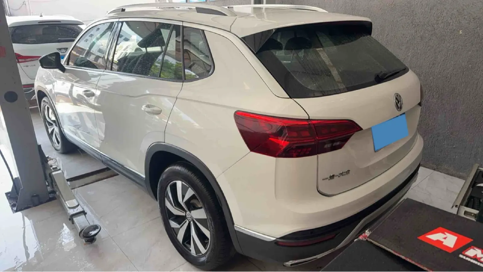 2019 Jeep Cherokee 2.0T 234HP L4 9AT,autocango,china used car exporter,china ev exporter,chinese used car exporter,chinese used ev exporter