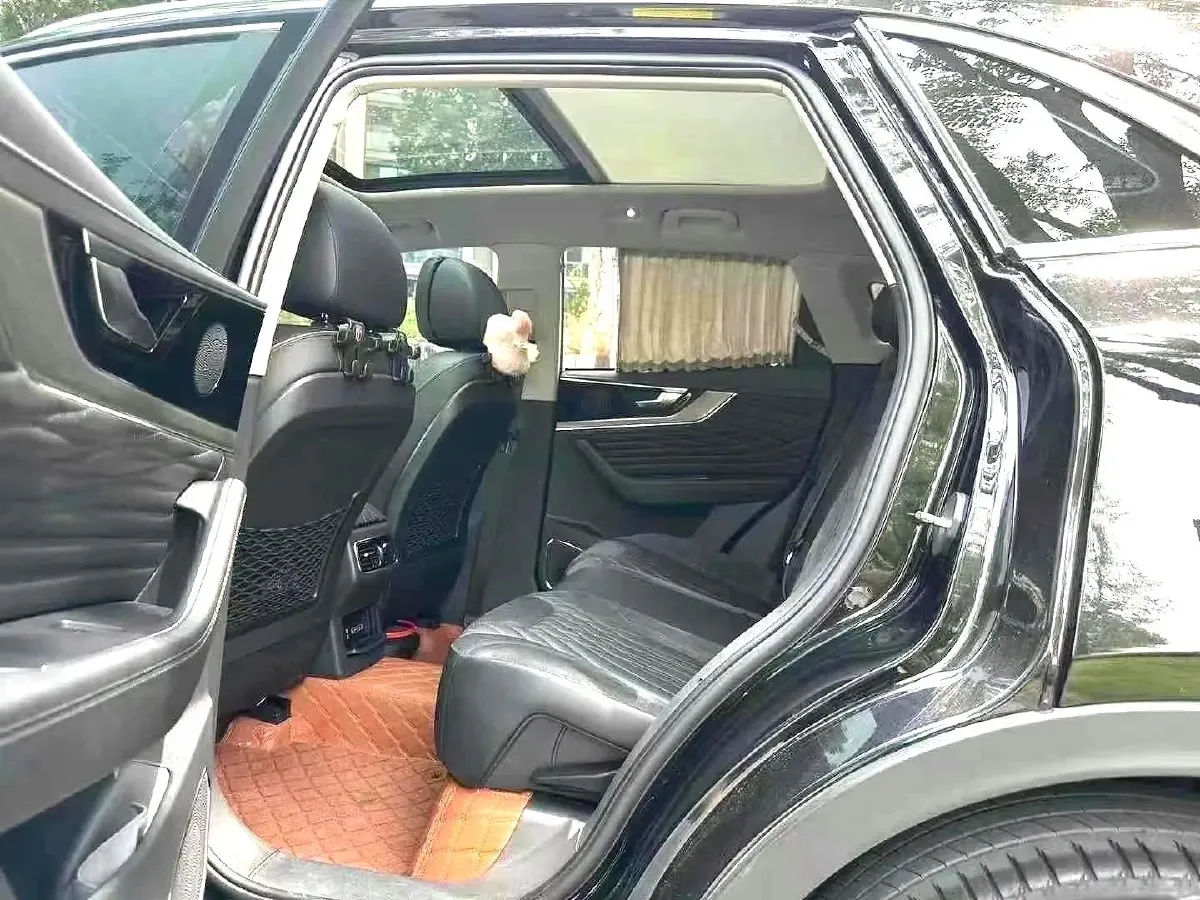 2022 HongQi HS5 2.0T 224HP L4 6AT,autocango,china used car exporter,china ev exporter,chinese used car exporter,chinese used ev exporter