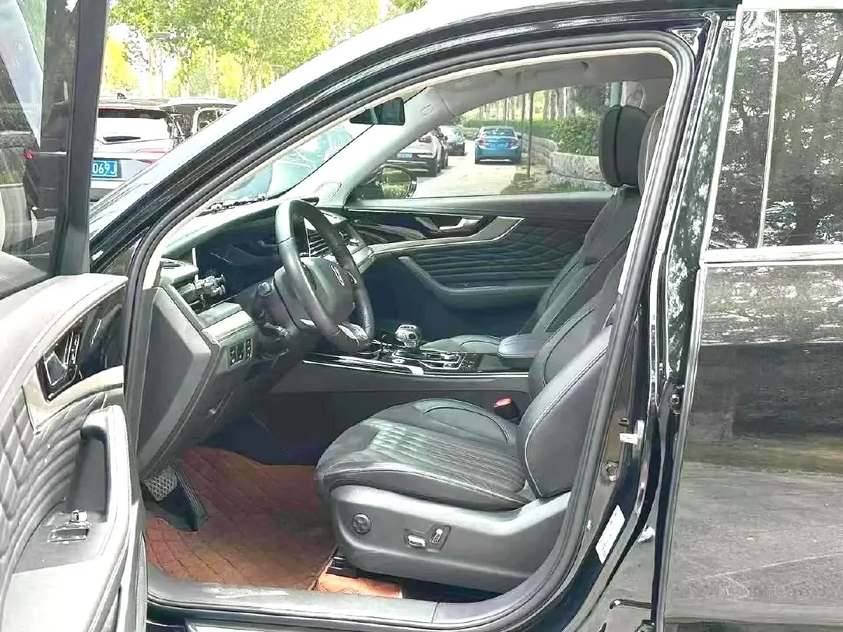 2022 HongQi HS5 2.0T 224HP L4 6AT,autocango,china used car exporter,china ev exporter,chinese used car exporter,chinese used ev exporter